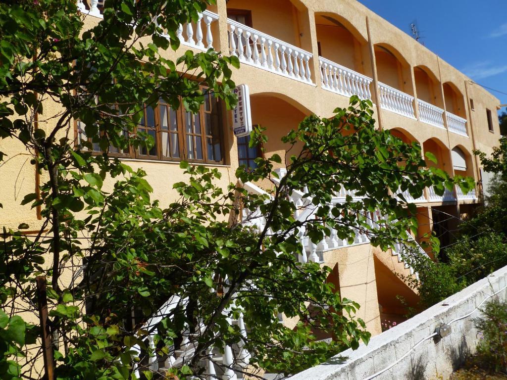 Hotel Liberty II Agia Marina  Exterior foto